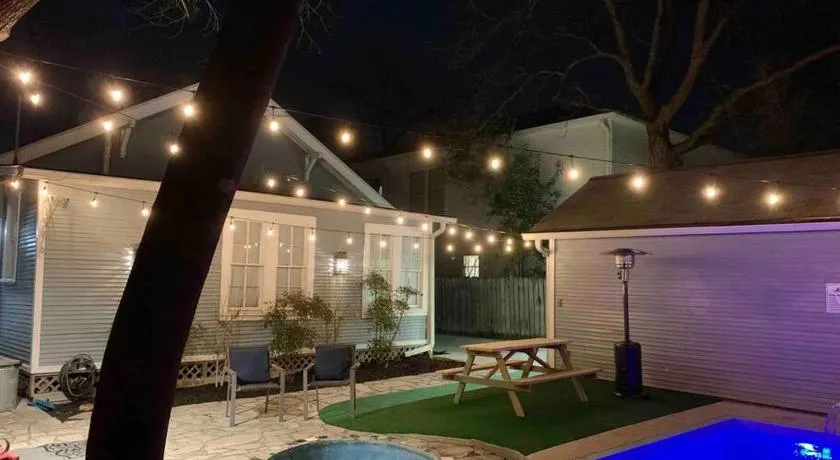 Pershing Place: Historic home with heated spa/pool by Zoo, Pearl, Golf, Witte - Image 1