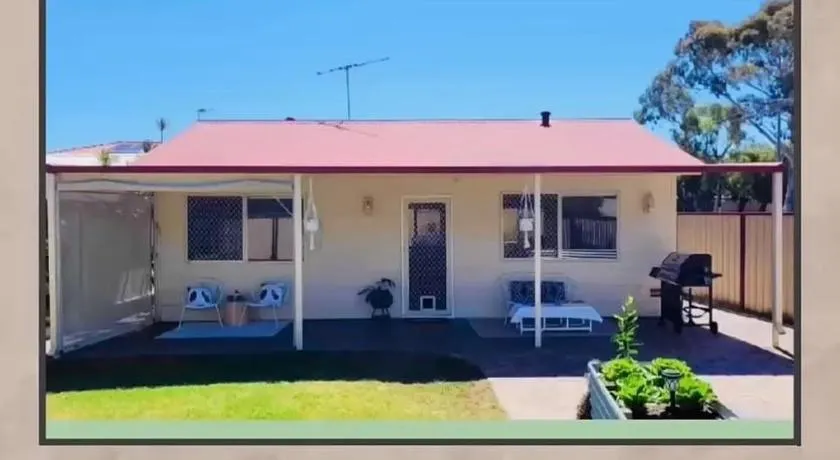 G & R Beach Cottage - Image 1