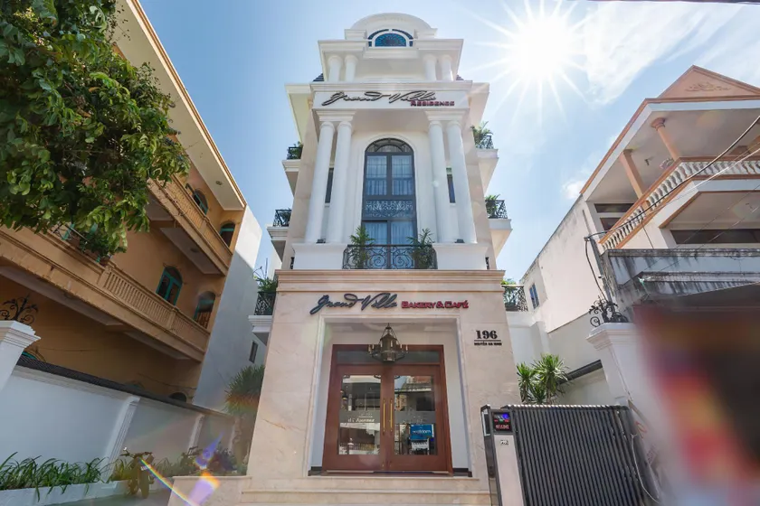 Grand Villa Residence 2 - Image 1