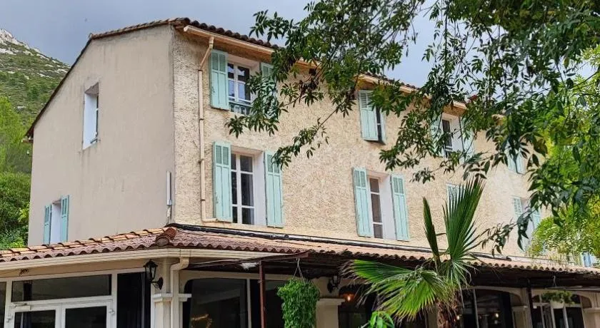Logis Hôtel & Restaurant du Parc - Image 1