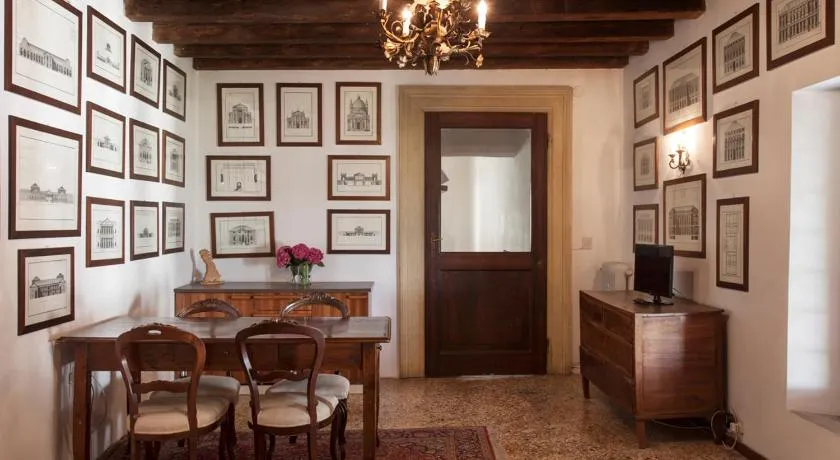 Palazzo Valmarana Braga - Image 1