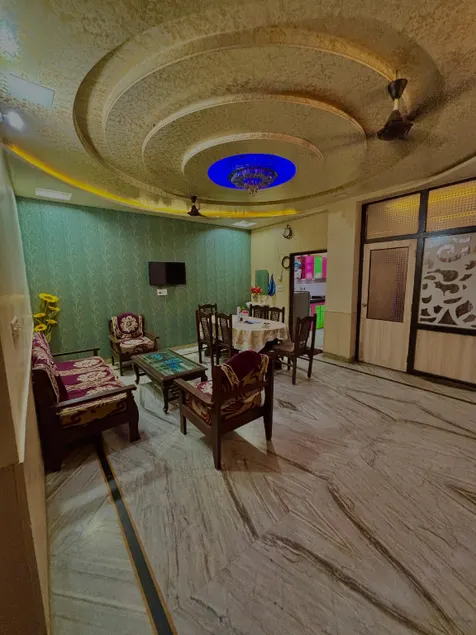 Chitrakoot Apartments - Image 1
