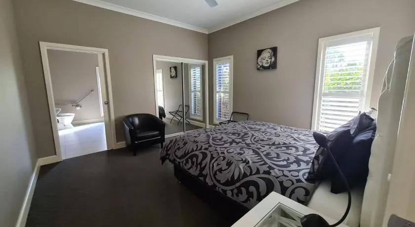 Barklysuites Apartments - Image 1