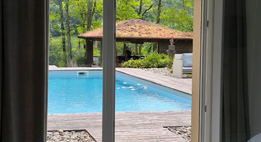 Cocon de Verdure Suite avec piscine & lit King Size 2mx2m Table d'Hôtes proche Agen Nérac Villeneuve - Image 1