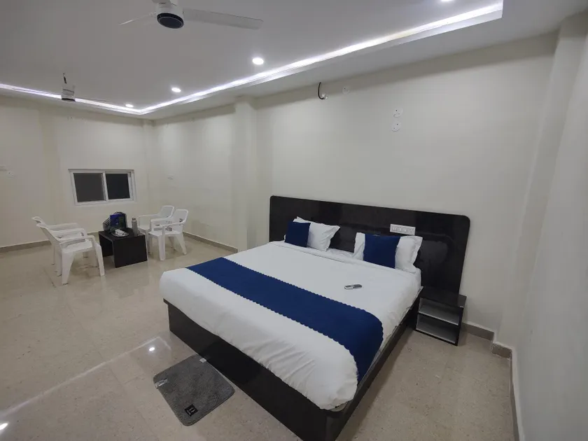 HOTEL O SHRI KRISHNA GRAND - Image 1