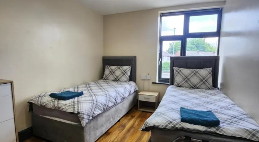 133 A Park Road - Image 1