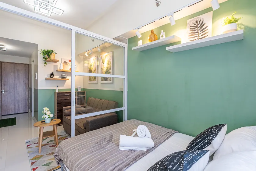 Serene Studio with Balcony, Sunset Views and City View - Image 1