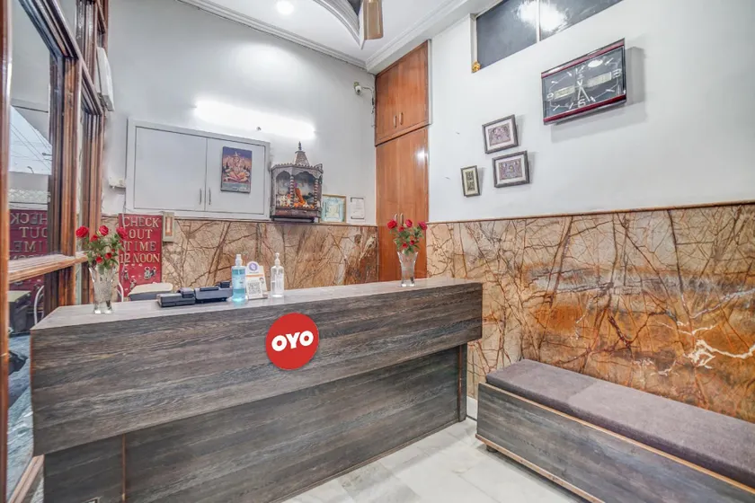 OYO Flagship Hotel Naveen - Image 1