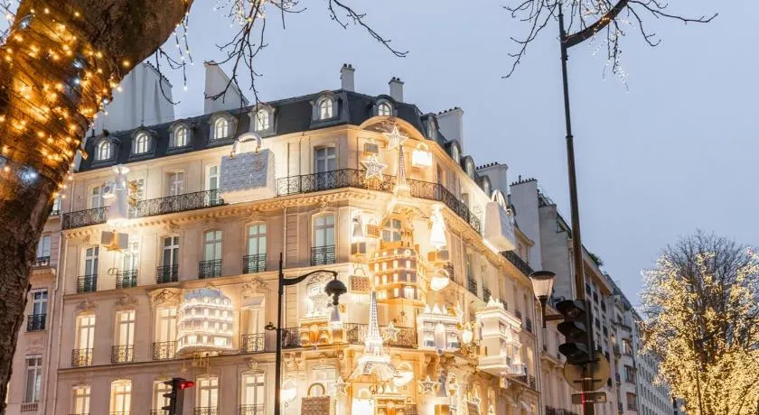 Luxury and Elegance Georges V with AC - Image 1
