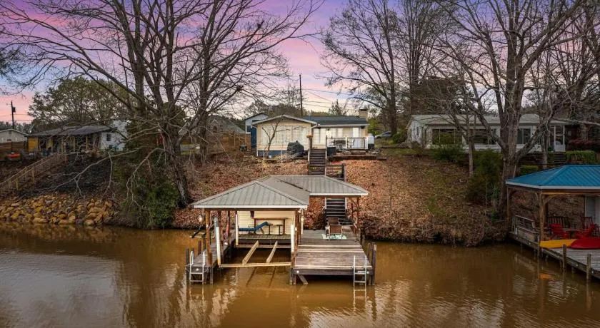 Blue Heron Bungalow at Lake Tillery - Image 1