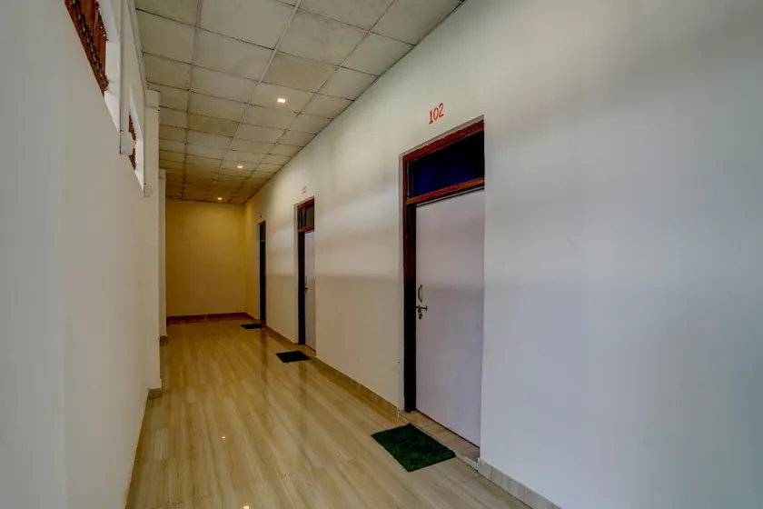 Hotel O Moonlight - Image 1