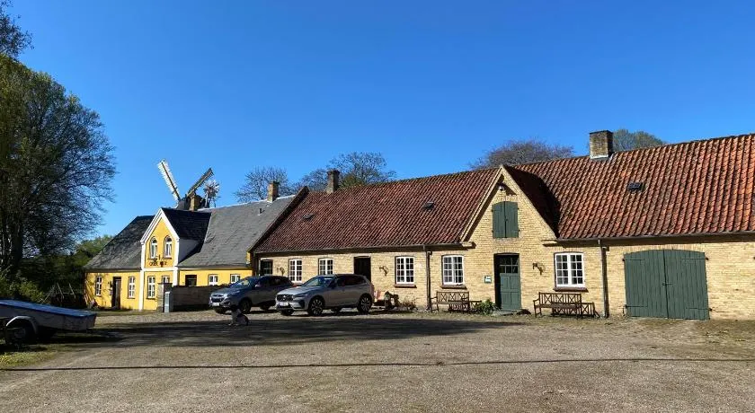 GRUBBE MØLLE, Lejlighed med eget køkken og bad - Image 1