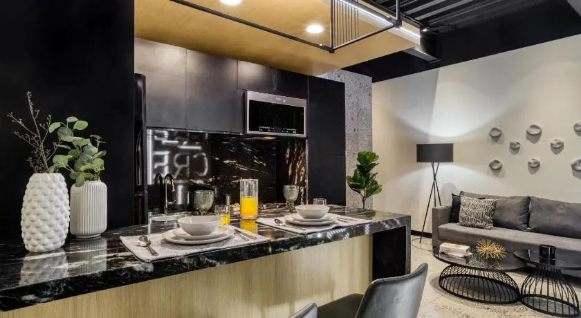 Downtown Designer Apartments by ULIV - Image 1