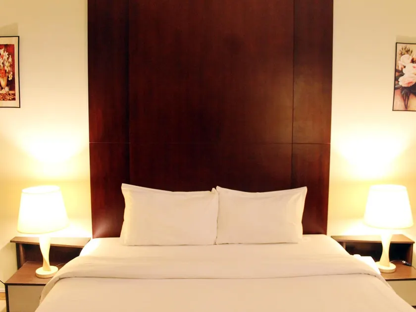 Ginasuite Hotel - Image 1