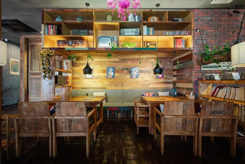 Huaying Wanrun Hotel - Image 1