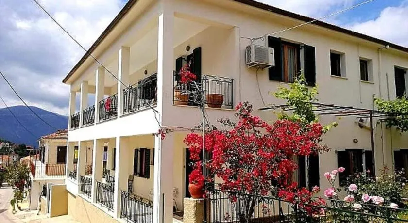 ESTIA Holiday Apartment & Studio - Image 1