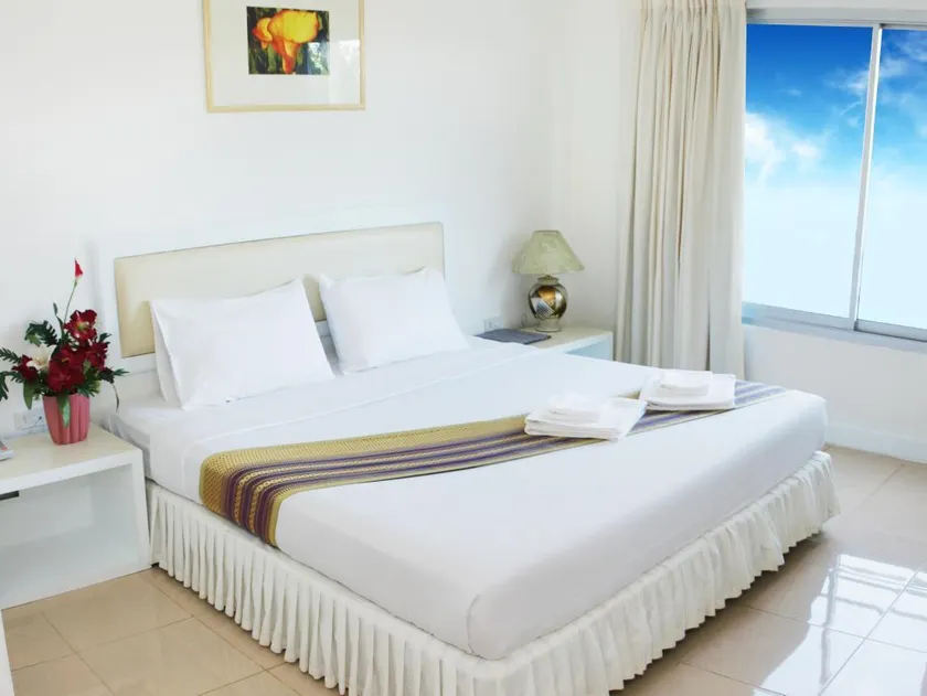 Seng Aroun Hotel - Image 1