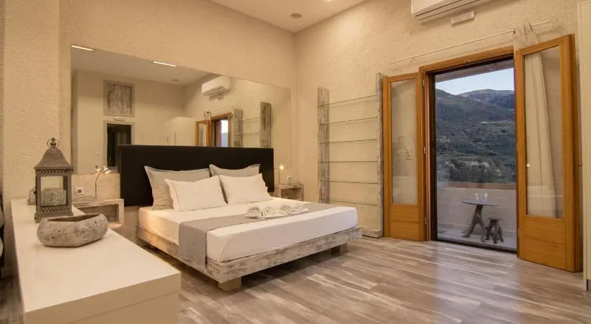 The Mountain House By Plakalona Villas & Apartments - Image 1