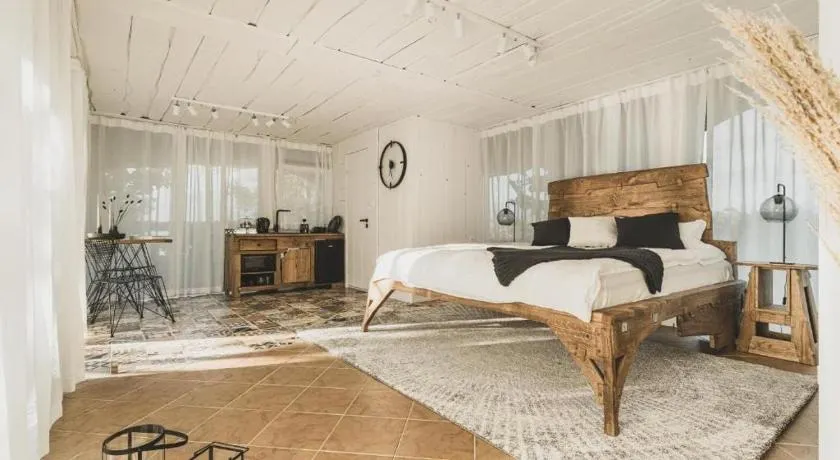 Your Private Retreat Island - Image 1