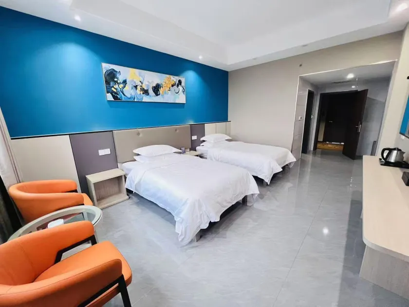 Yijia Hotel - Image 1