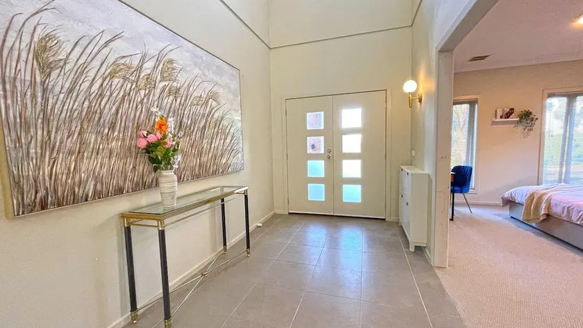 Spacious Villa 7BRM 5-bathroom House Point Cook Double Storey - Image 1