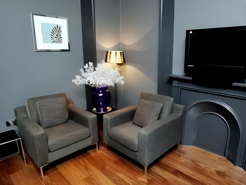 Boutique 25 - Image 1