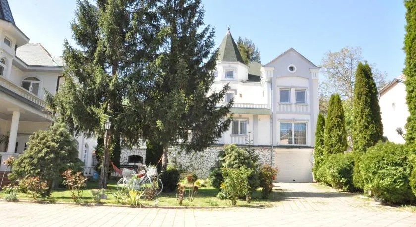 Vila Kraljica - Image 1