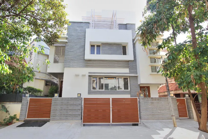Capital O Red Carpet Residence Near Sri Amruth Chithra Mandira - Image 1