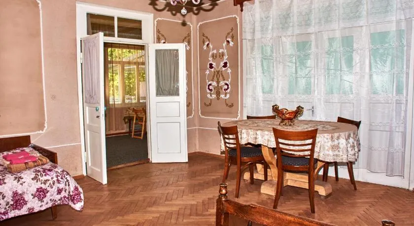 Nukri Guest House - Image 1
