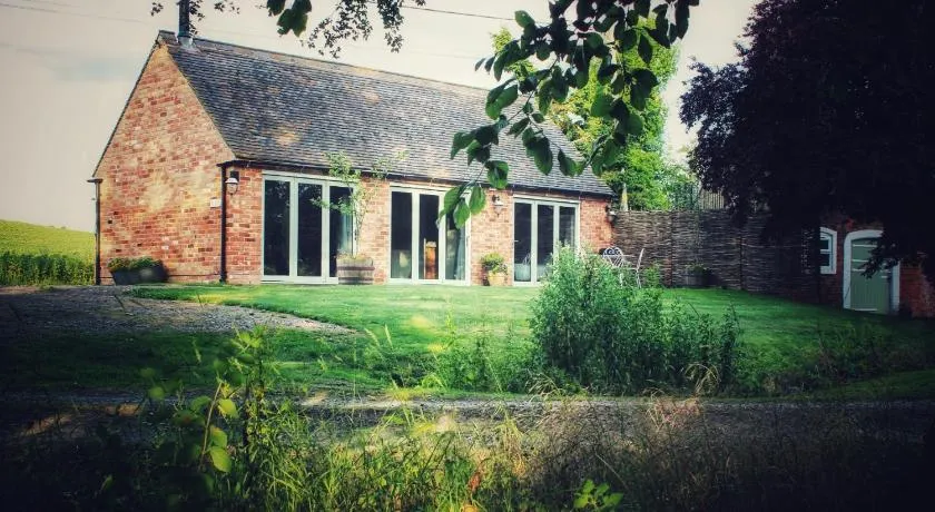 The Barn & The Loft at Ambro Mill - One Bed Apartments - Donington Park East Midlands Airport - Image 1