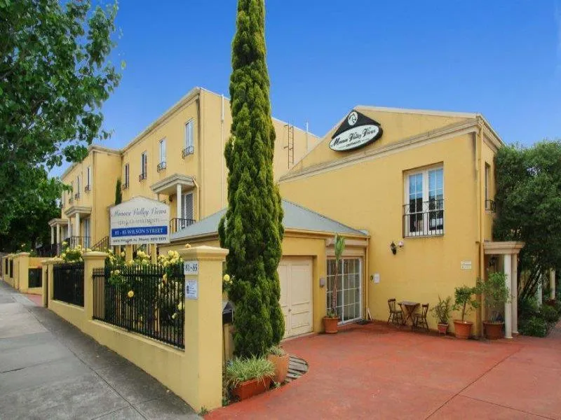 Moonee Valley Views Apartments - Image 1