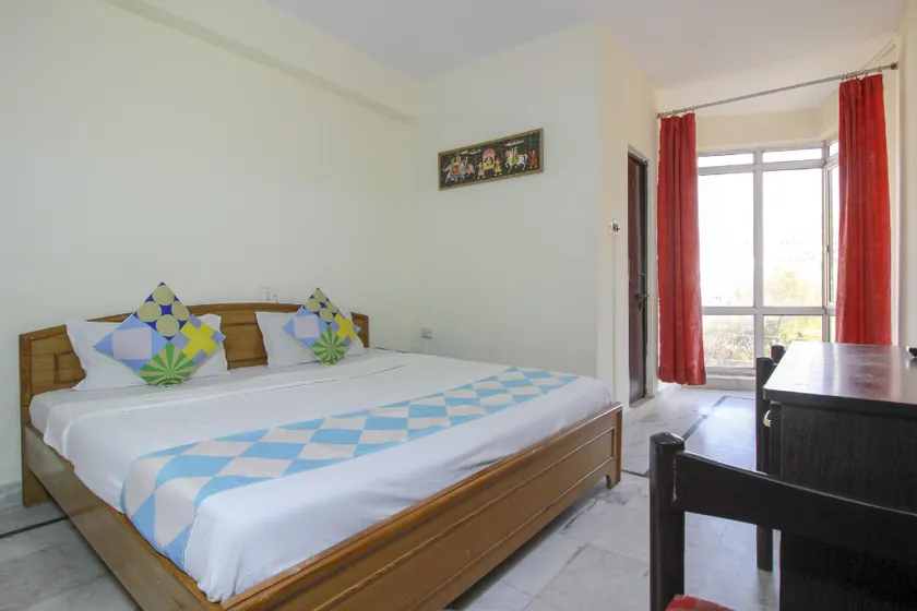 Hotel Arsh International - Image 1