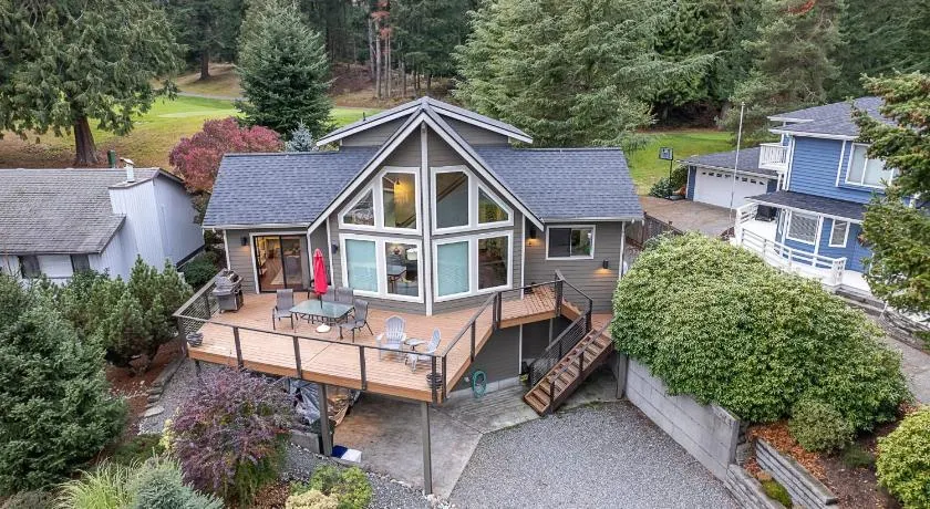 Lake View Lodge - Image 1