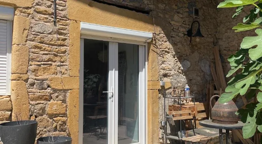 Petit studio aux portes du beaujolais - Image 1