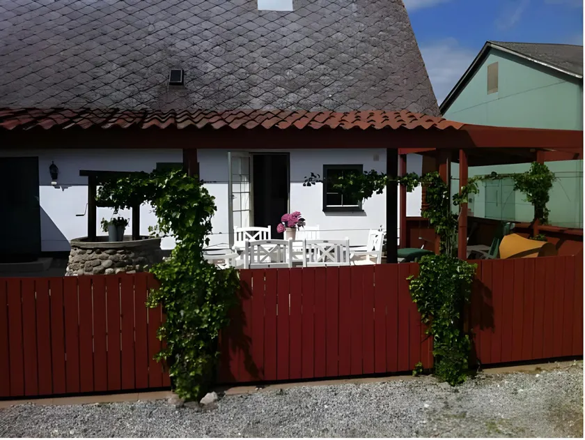 Kungshagagård - Image 1