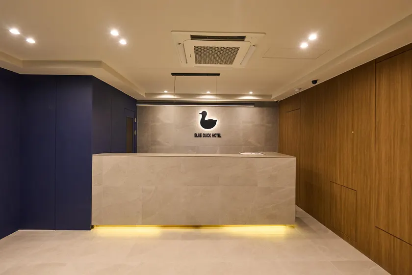 Blueduck hotel - Image 1