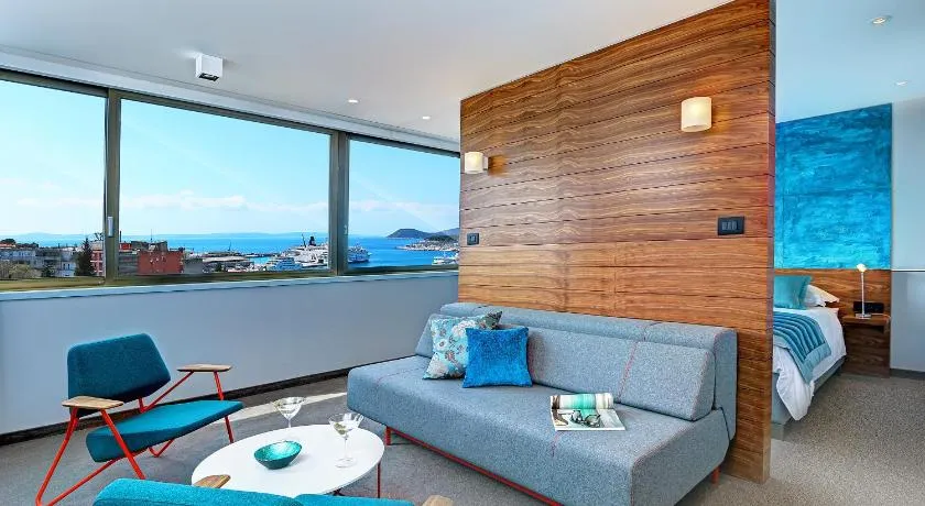 Horizon Luxury Suites & Design Rooms - Image 1
