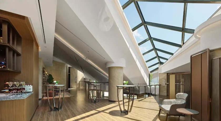DoubleTree by Hilton Yantai Golden Coast Hotel & Suites - Image 1