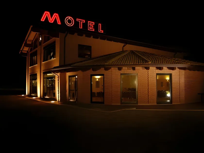 HM MotelHotel - Image 1