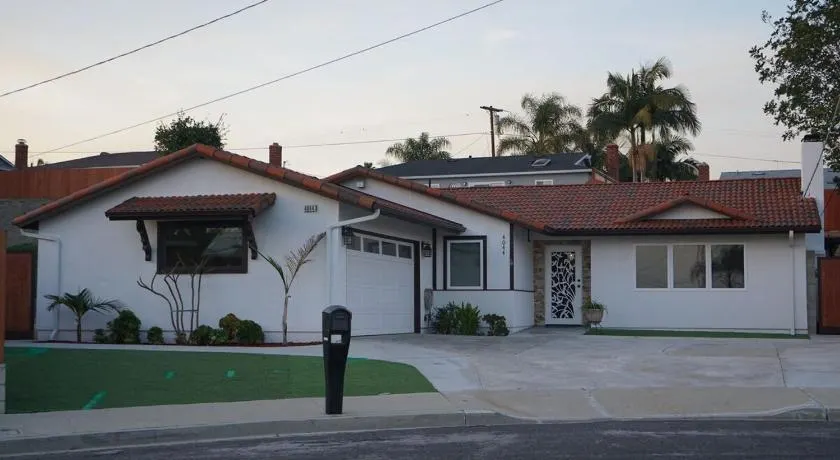 Terrific 3-bedroom house with AC in Oceanside - Image 1
