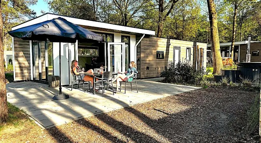 Huisje Bosrijk, met Hottub! - Image 1