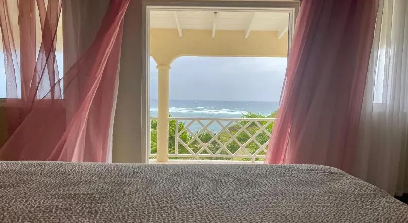 'GRAND RIVEIRE' Private Room with Ocean View - Image 1