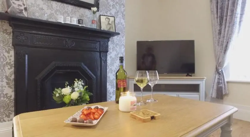 The Rose Luxury Self Catering Accommodation - Image 1