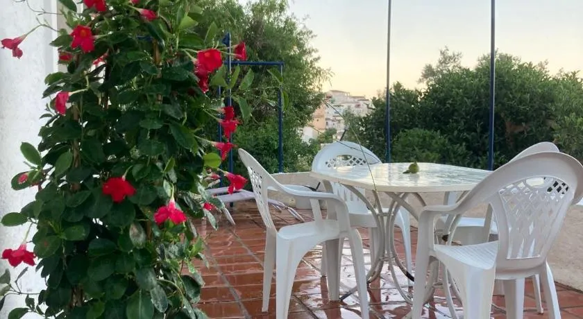 Cortijo de la Fuente con vistas impresionantes, piscina privada y playas a 20 minutos - Image 1
