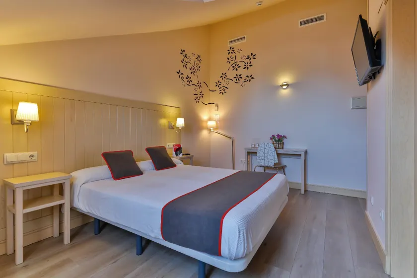 Hostal La Chata by Vivere Stays - Image 1