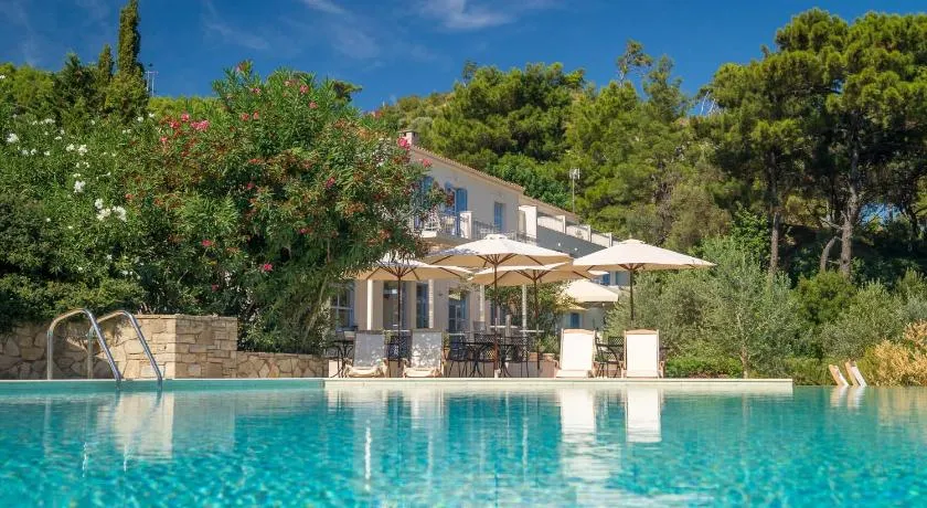 Armonia Bay Hotel - Image 1