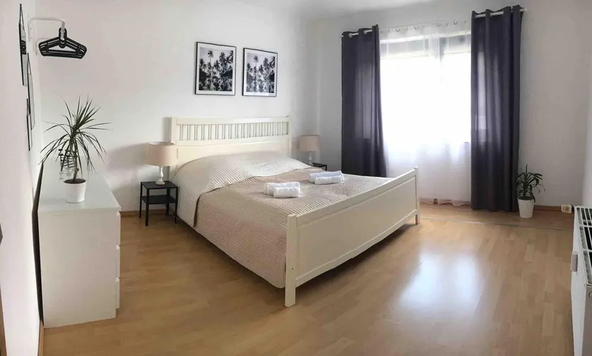 Moderne, helle Wohnung mit Terasse 15min bis OB Centro, Klimaanlage - Image 1