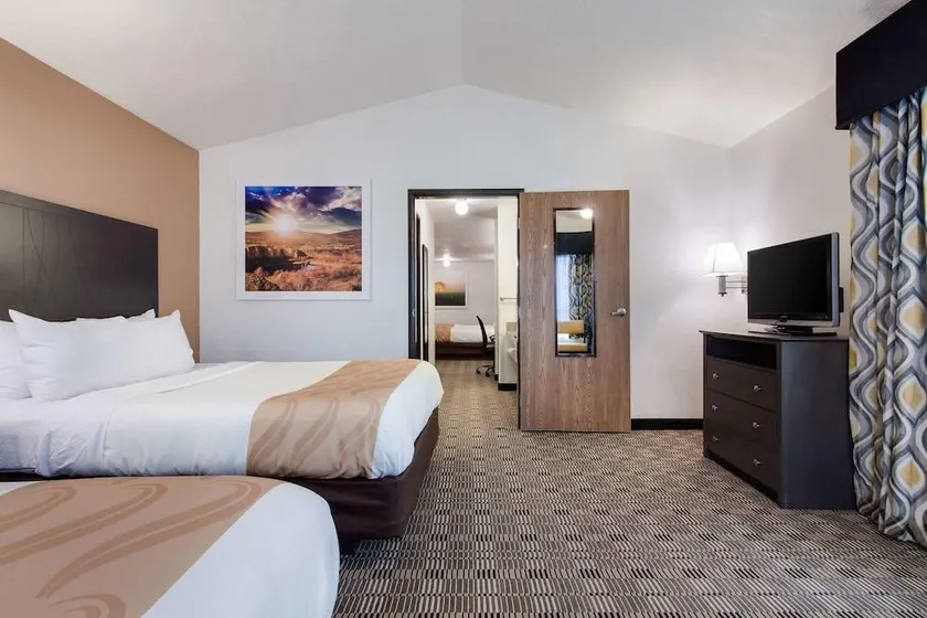 Days Inn Mccook - Image 1