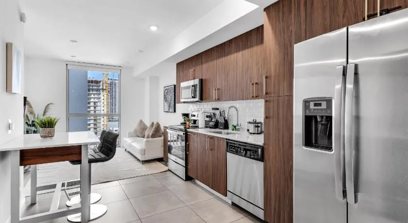 Prime Location 1-Bed Retreat With Free Parking - Image 1