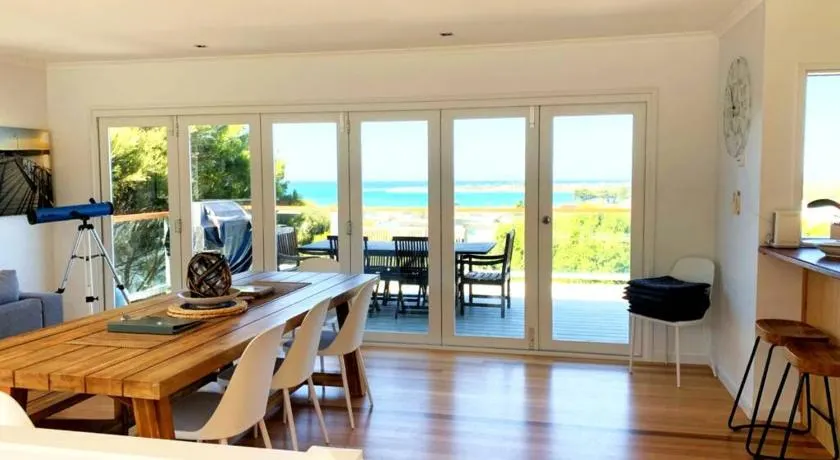 Apollo Ocean Blue ~ Oceanview ~Wifi ~Pet Friendly - Image 1